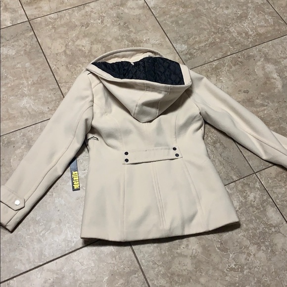Women’s Peacoat - Picture 4 of 5